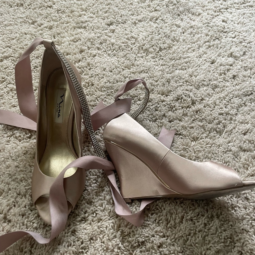 Nina rose gold wedge size 9